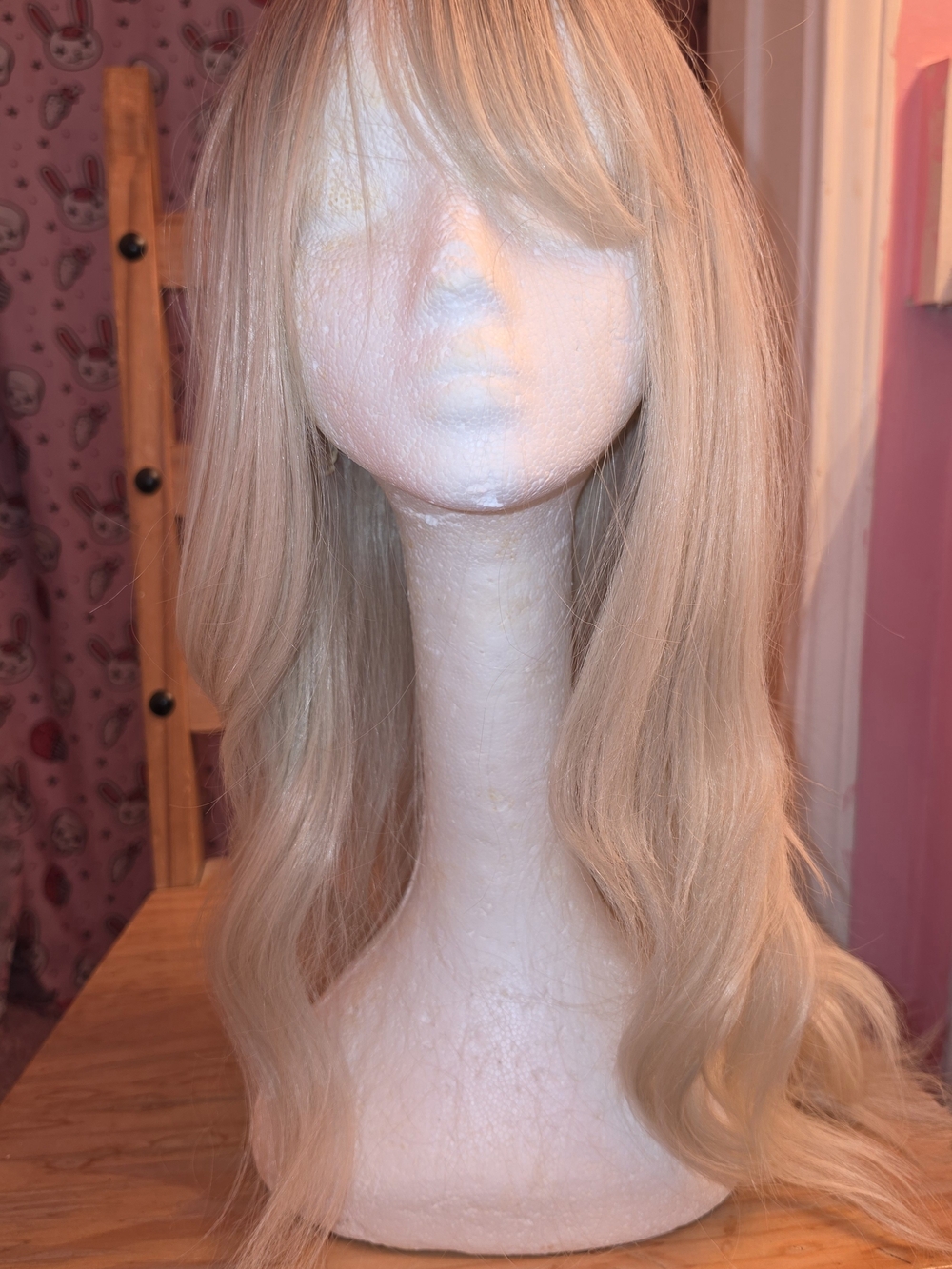 Blonde Long Wavy Women’s Synthetic Wig with Side Bangs